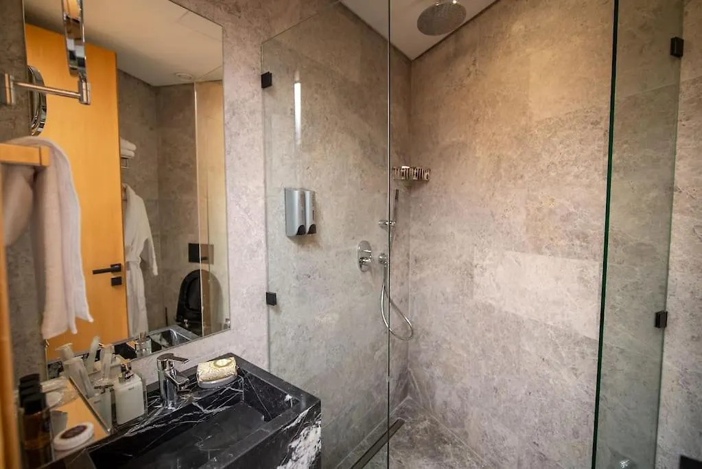 Le Studio Casablanca 0*,